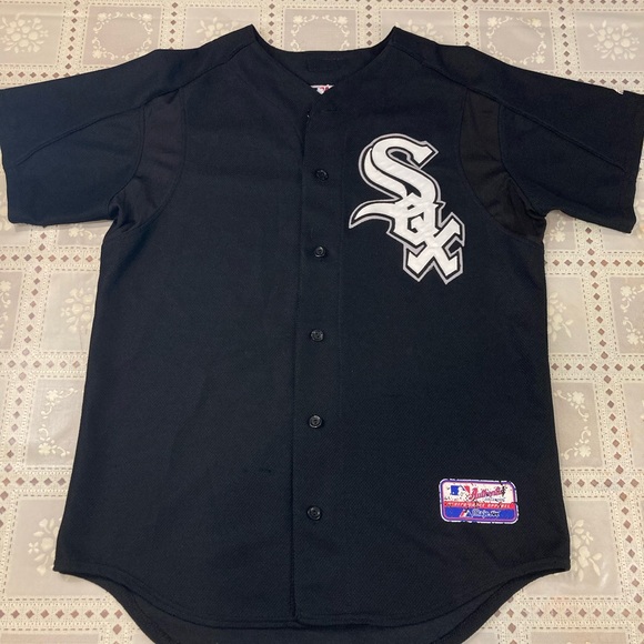 Majestic Men's Chicago White SoxJersey. Black Color Size Medium